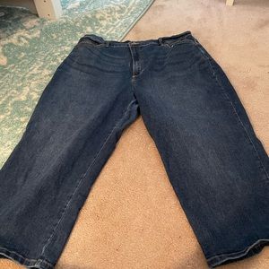 Amanda Blue Denim Capris by Gloria Vanderbilt